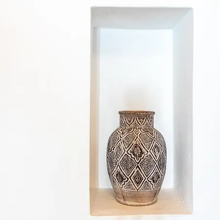 Alicia's Traditional In Paradisi Парадейси