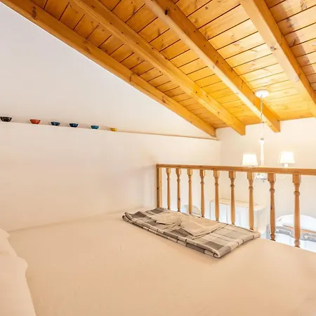 Alicia's Traditional In Paradisi Holiday home *